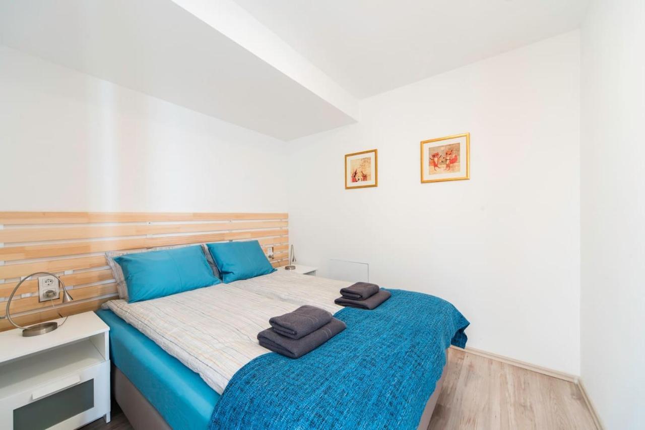 Modern Four Bedroom Apartment In Palace District Budapest Eksteriør bilde